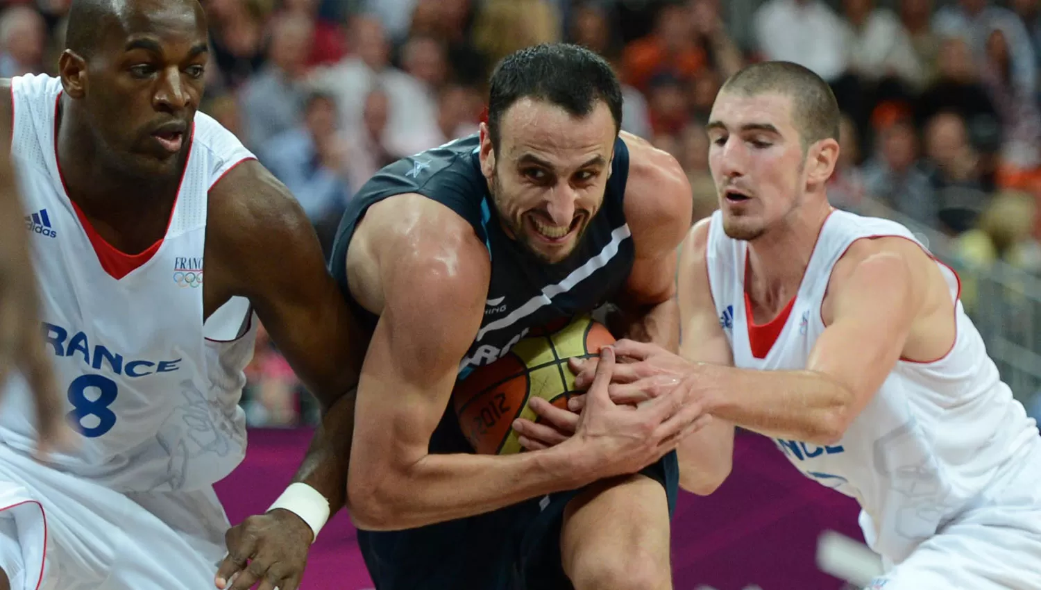 Manu Ginóbili estuvo en cuatro Juegos Olímpicos con Argentina. (ARCHIVO)