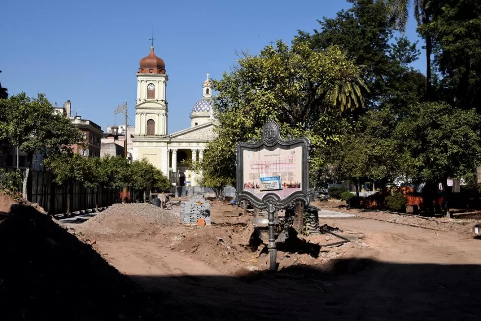 CARTELERÍA. Los marcadores turísticos y las farolas se conservarán.