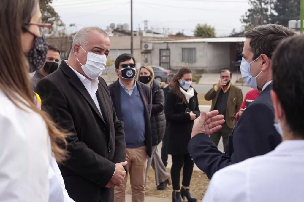 INTENDENTE. Noguera, en la inauguración del hospital modular de Lomas de Tafí. Foto: Twitter @Javier_Noguera