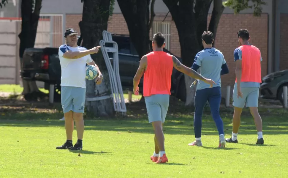 POR AHORA, NADA. Las últimas prácticas presenciales de Atlético fueron en marzo. la gaceta / foto de franco vera 