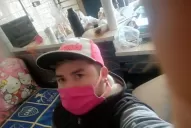 Es panadero, quedó en el cerrojo y ahora vive en el local