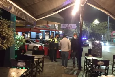Anunciaron nuevas restricciones para bares y restaurantes