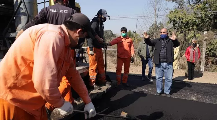 El gobernador Manzur supervisó las obras en el puente del río Muerto