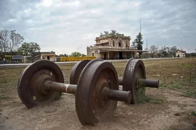 Una tucumana afirma que su madre y su hermano fueron detenidos ilegalmente por la Policía de Santiago