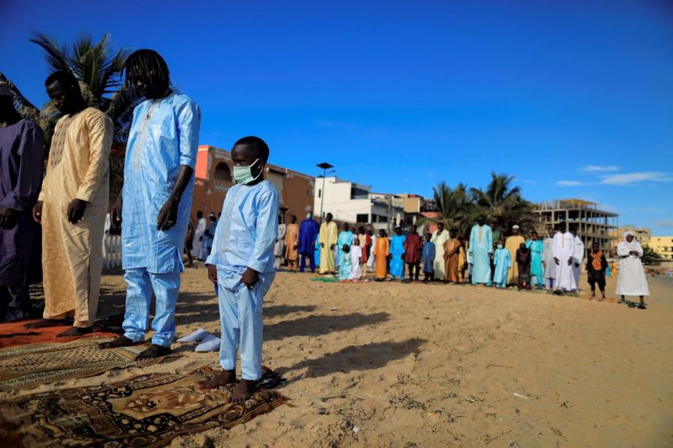 Evocación musulmana de la obediencia. fotos Reuters  