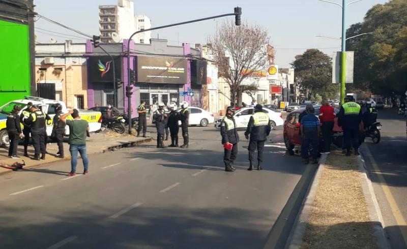 Accidente en Mitre y San Juan: difunden el video del momento en que colisionan los vehículos