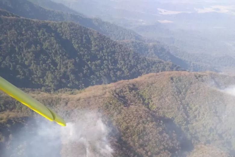 INCENDIO EN SIERRAS DEL CAMPO, BURRUYACU.