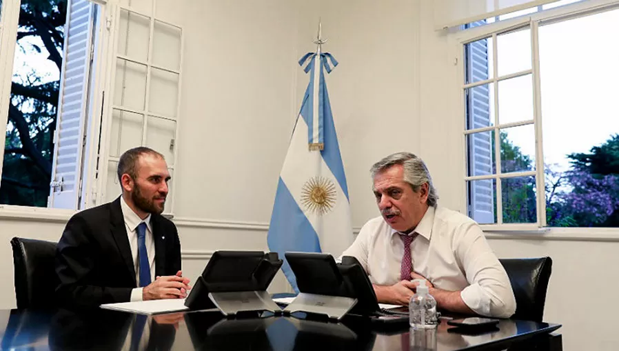 PRUDENTE. El economista Christian Buteler destacó el eventual acuerdo con los bonistas, pero advirtió sobre la falta de plan económico, por parte del Gobierno.