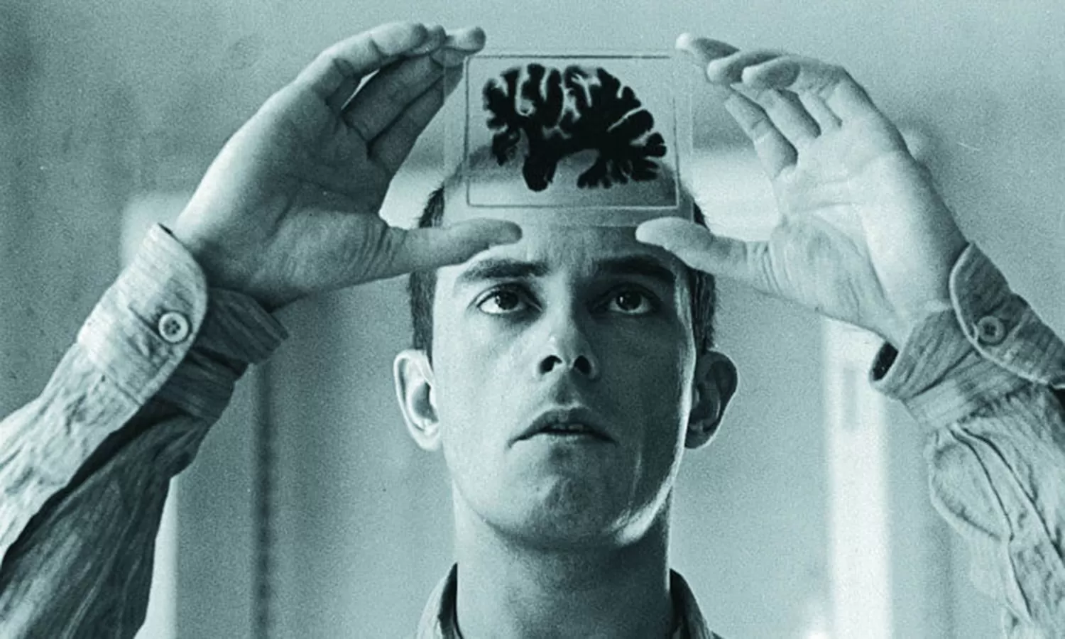 Escena de Hombre mirando al sudeste.