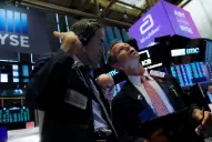 Efecto Afganistán: caen las bolsas mundiales y arrastran las acciones argentinas en Wall Street