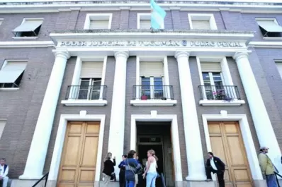 Cerrraron los tribunales penales por un contacto estrecho con un paciente con covid-19