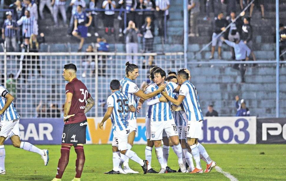  1 gol marcó Nicolás Aguirre desde su llegada a Atlético. Lo hizo en el partido ante Lanús (su ex club). “Bicho” podría tranquilamente ocupar el carril izquierdo durante la próxima temporada. Las lesiones complicaron al volante zurdo, al que le llevó tiempo readaptarse a nuestro fútbol. Puede ser un jugador de alta calidad para el equipo.