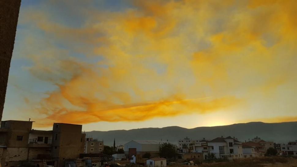 NUBE TÓXICA. Vapores de ácido nítrico quedaron flotando en el ambiente,  impidieron a los residentes salir a la calle durante varias horas. 