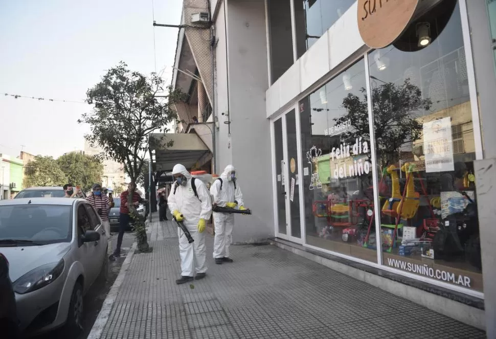 En “La Perla del Sur”, las actividades se paralizan a las 18. FOTOS DE OSVALDO RIPOLL