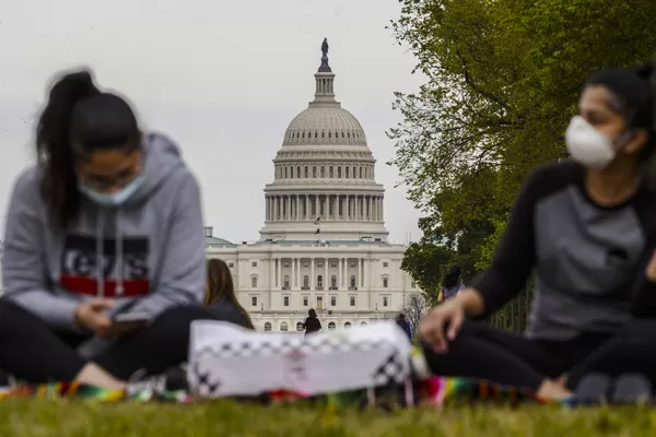 Trump aseguró que inyectará dinero para reactivar la economía, afectada por la pandemia