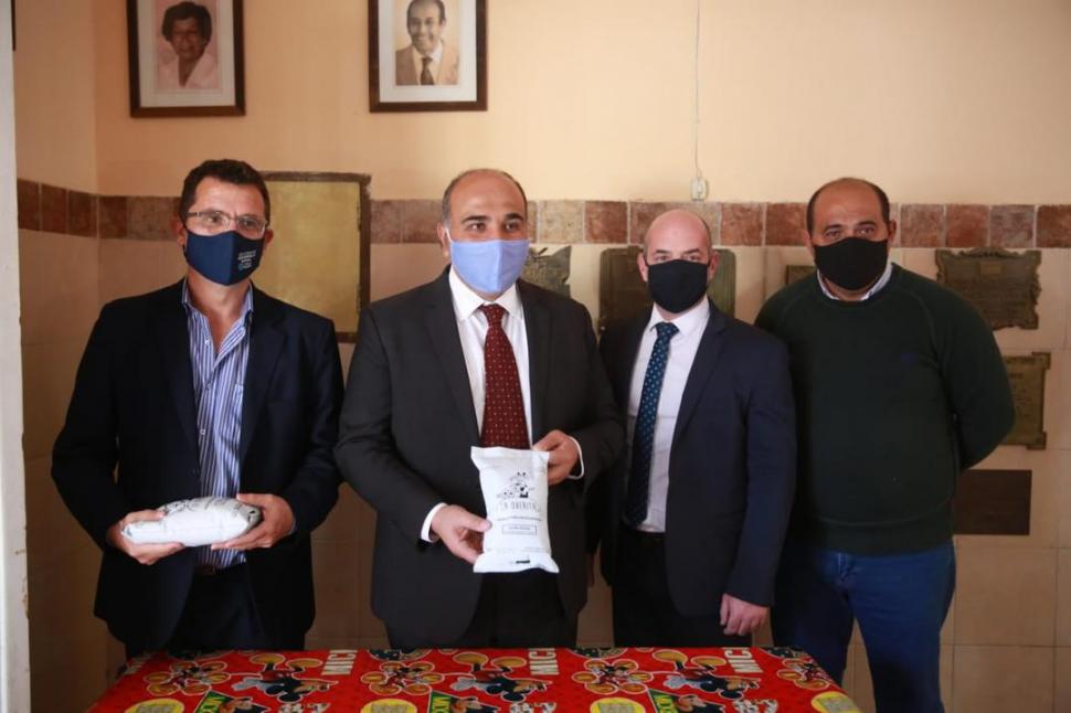 LECHE TRANQUEÑA. Una planta sigue abasteciendo  a una escuela. comunicación pública