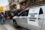 El sector gastronómico protesta en caravana por las restricciones contra el coronavirus