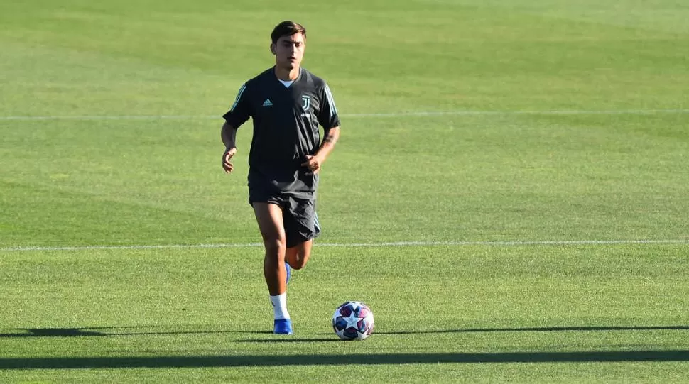 CUIDADO. A Dybala lo apodan “La Joya”. El cuerpo técnico de Juventus lo cuidó haciendo honor a su sobrenombre. Que el cordobés esté óptimo para esta tarde es clave para pasar de fase.  