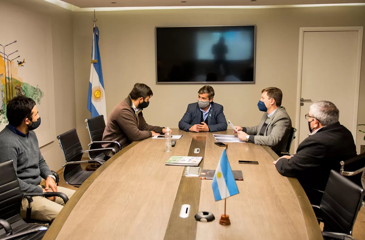 EN LA CIUDAD JARDÍN. Campero encabezó la reunión con funcionarios y ediles esta mañana. Foto: Prensa Yerba Buena