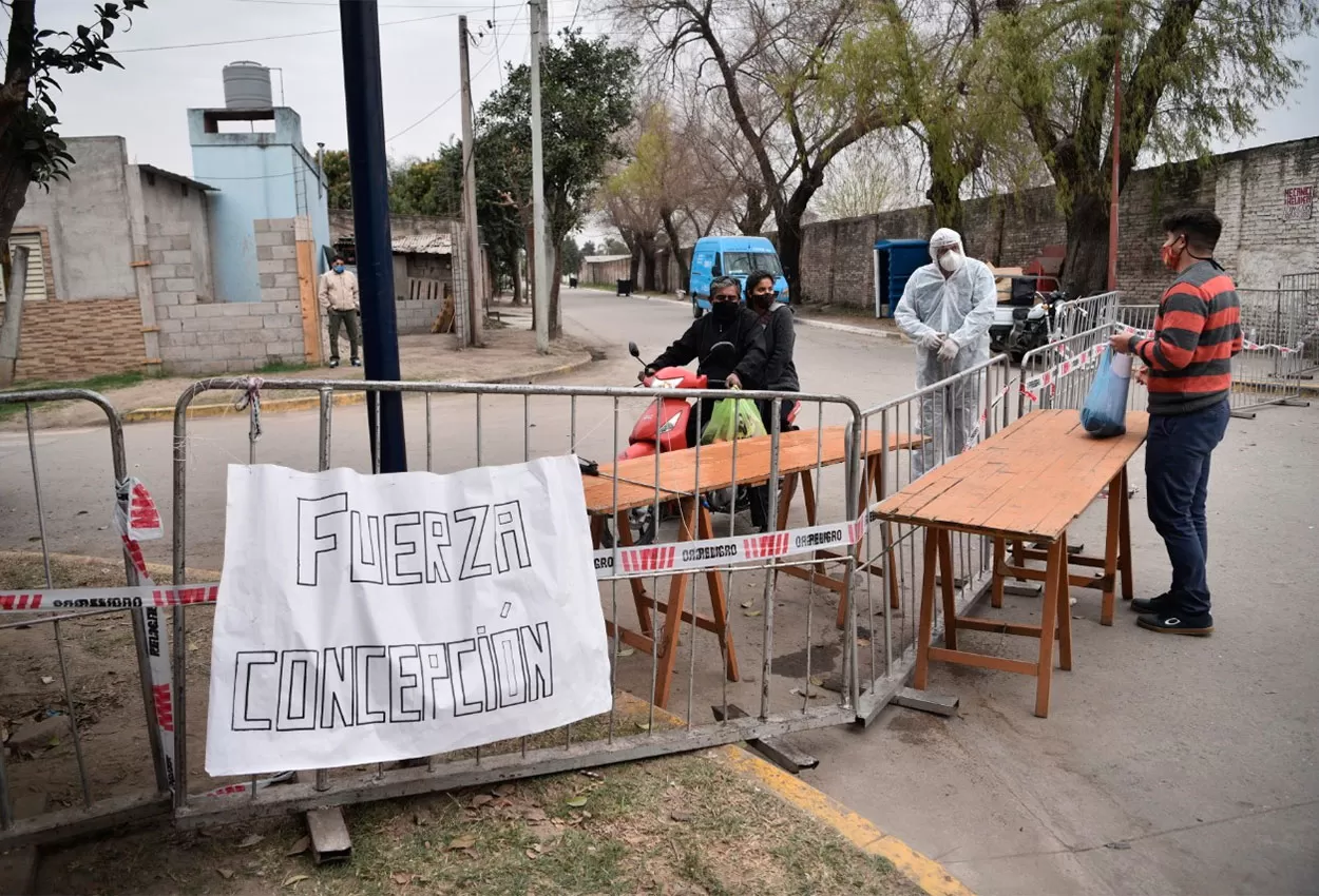 CONCEPCIÓN. El Barrio Municipal permenece vallado por el coronavirus.