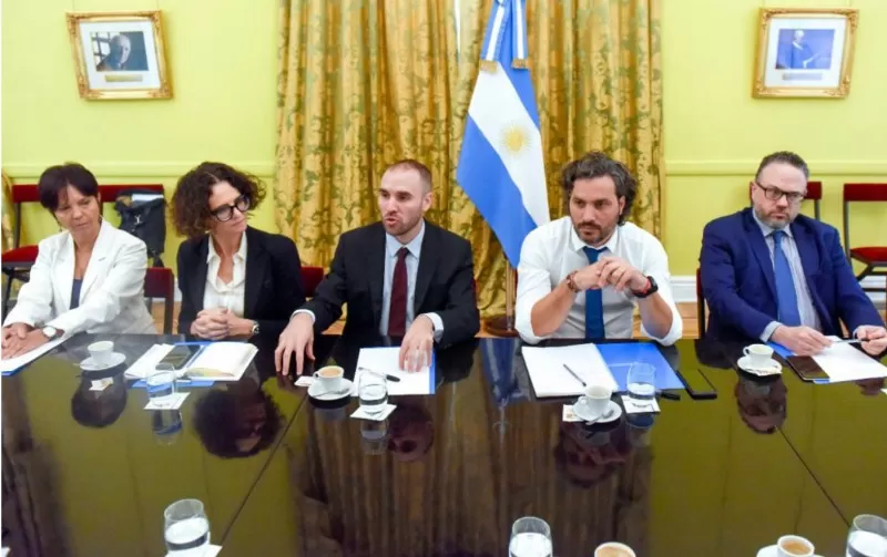 El gabinete económico avanzará con un subsidio a empresas que tomen empleados desde septiembre