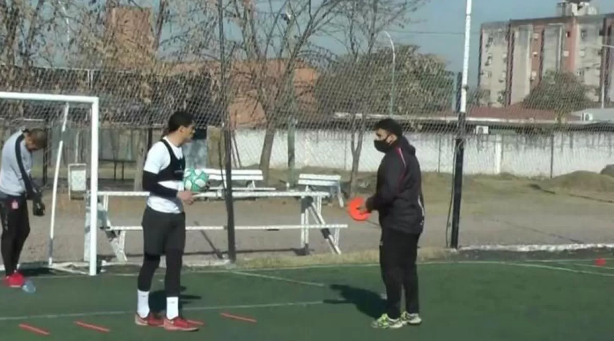 ENTRENAMIENTOS PARTICULARES. El “profe” Cano entrenó, de manera particular, durante algunas semanas a Castro y al grupo de jugadores que deberán ser hisopados. 