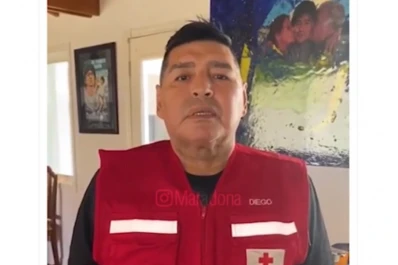 Maradona convocó a Alberto Fernández para una campaña de Conmebol y Cruz Roja