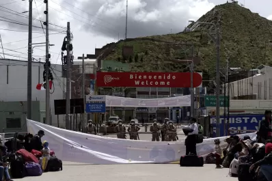 Desbordado, el gobierno de Perú llama al Ejército