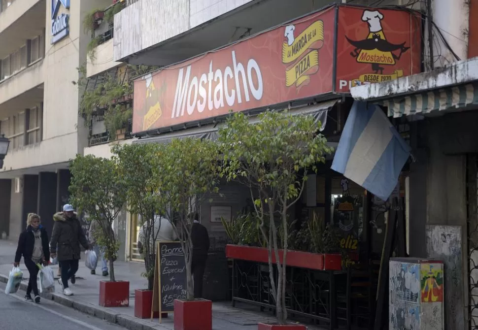 UN CLÁSICO. Desde 1998 Mostacho está en el local de 9 de Julio 26. 