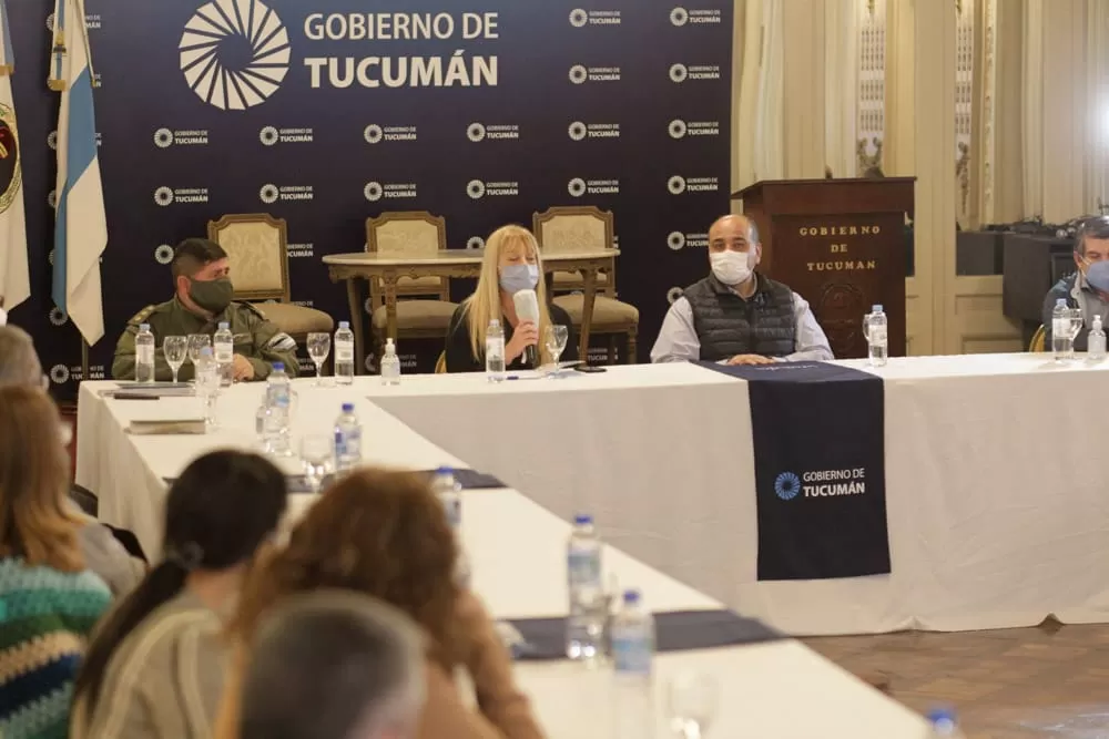 EN CASA DE GOBIERNO. El jefe del PE, Manzur, junto a Chahla. Foto: Comunicación Pública