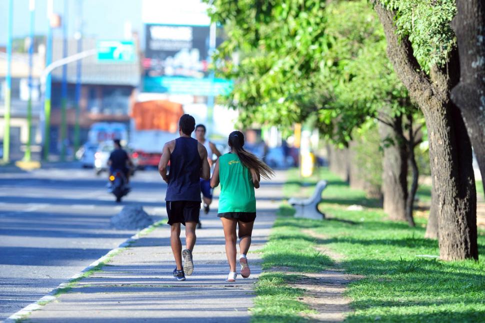 CORRER. Hay que hacerlo solos.