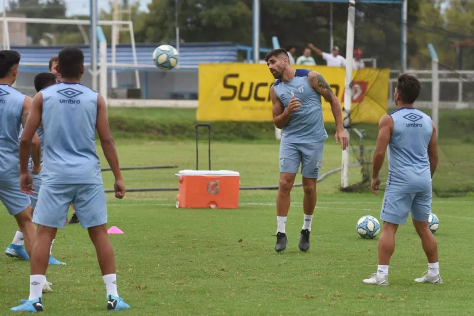 ¿UN ADIÓS? Las tratativas están encaminadas para que Leandro Díaz sea jugador “pincha”. 