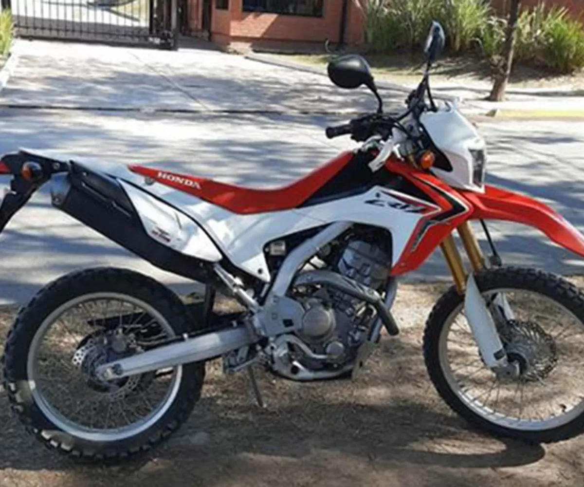 Ofrece una recompensa por datos sobre la moto que le robaron