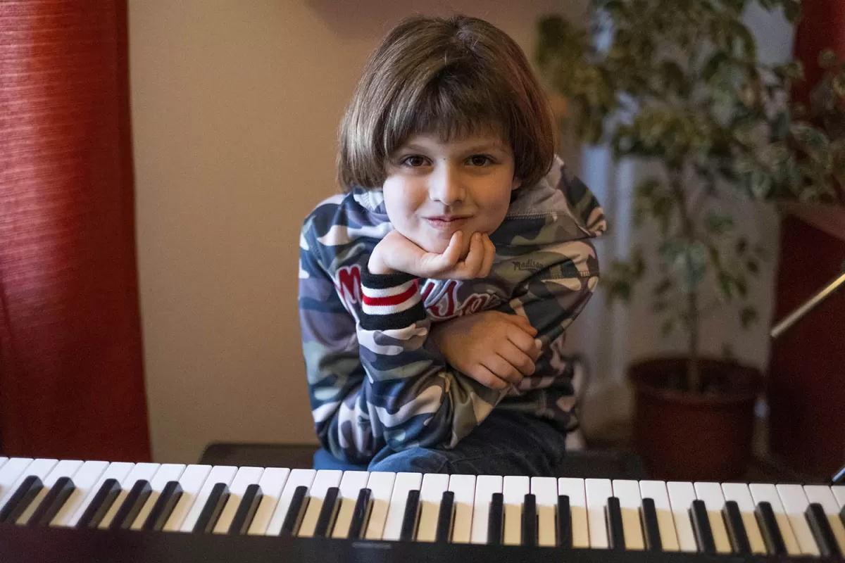 ÁSTOR GUZMÁN. El pequeño tecladista asombra por sus dotes musicales. 