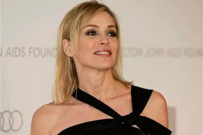 Sharon Stone contó que su hermana tiene coronavirus y responsabilizó a quienes no usan tapabocas