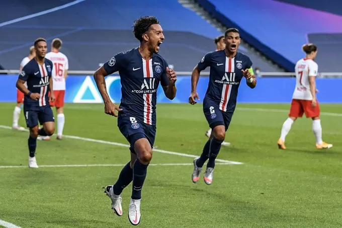 EL PRIMERO. Marquinhos celebra el gol que le abrió el camino al equipo parisino. FOTO TOMADA DE TWITTER.COM/PSG_ESPANOL 