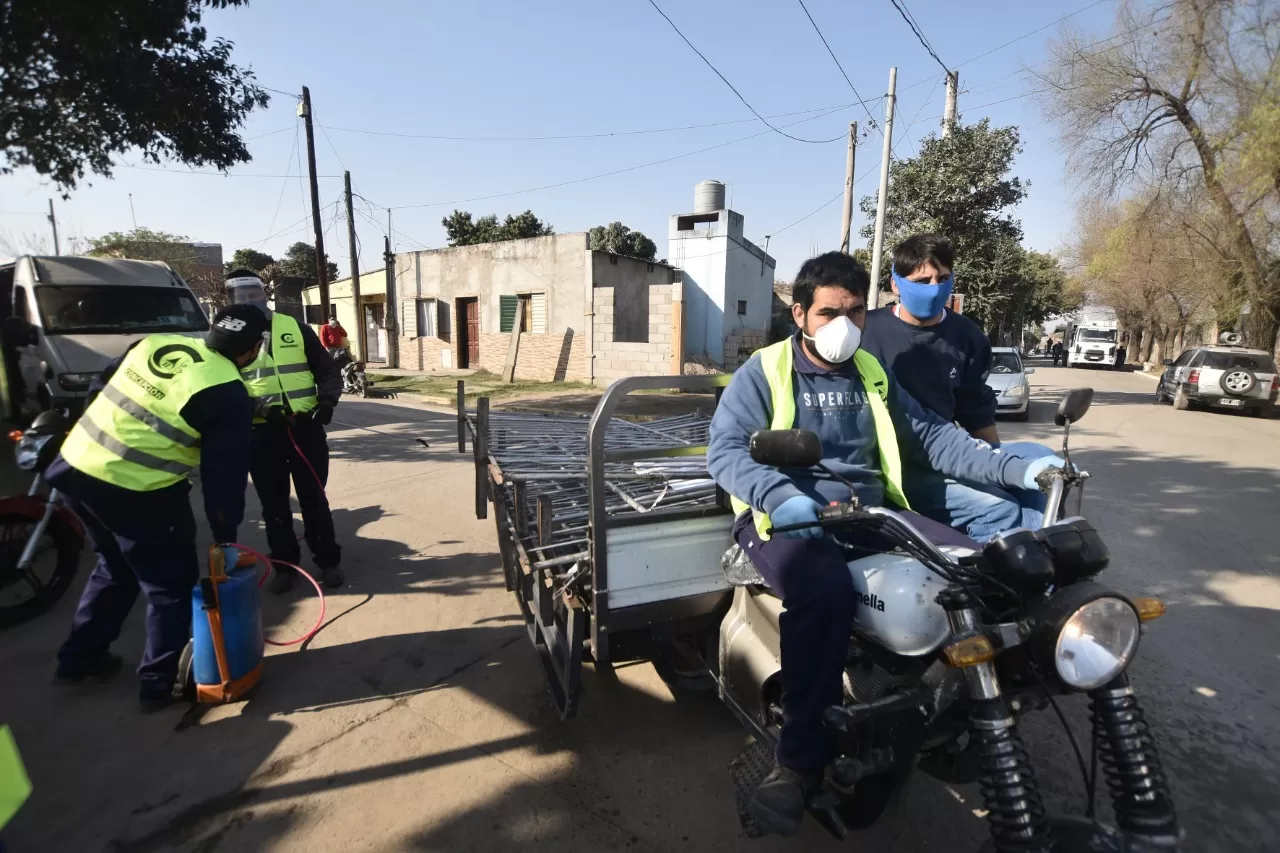 ¡AL FIN! Luego de 15 días, los habitantes del barrio pudieron abandonar sus casas.