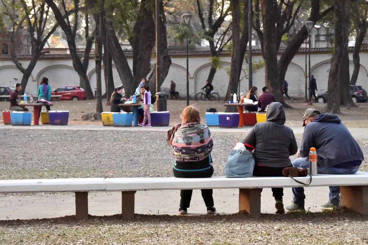 CERRADOS. Actualmente están suspendidos los encuentros de todo tipo en plazas y parques; sólo se puede hacer actividad física individual.