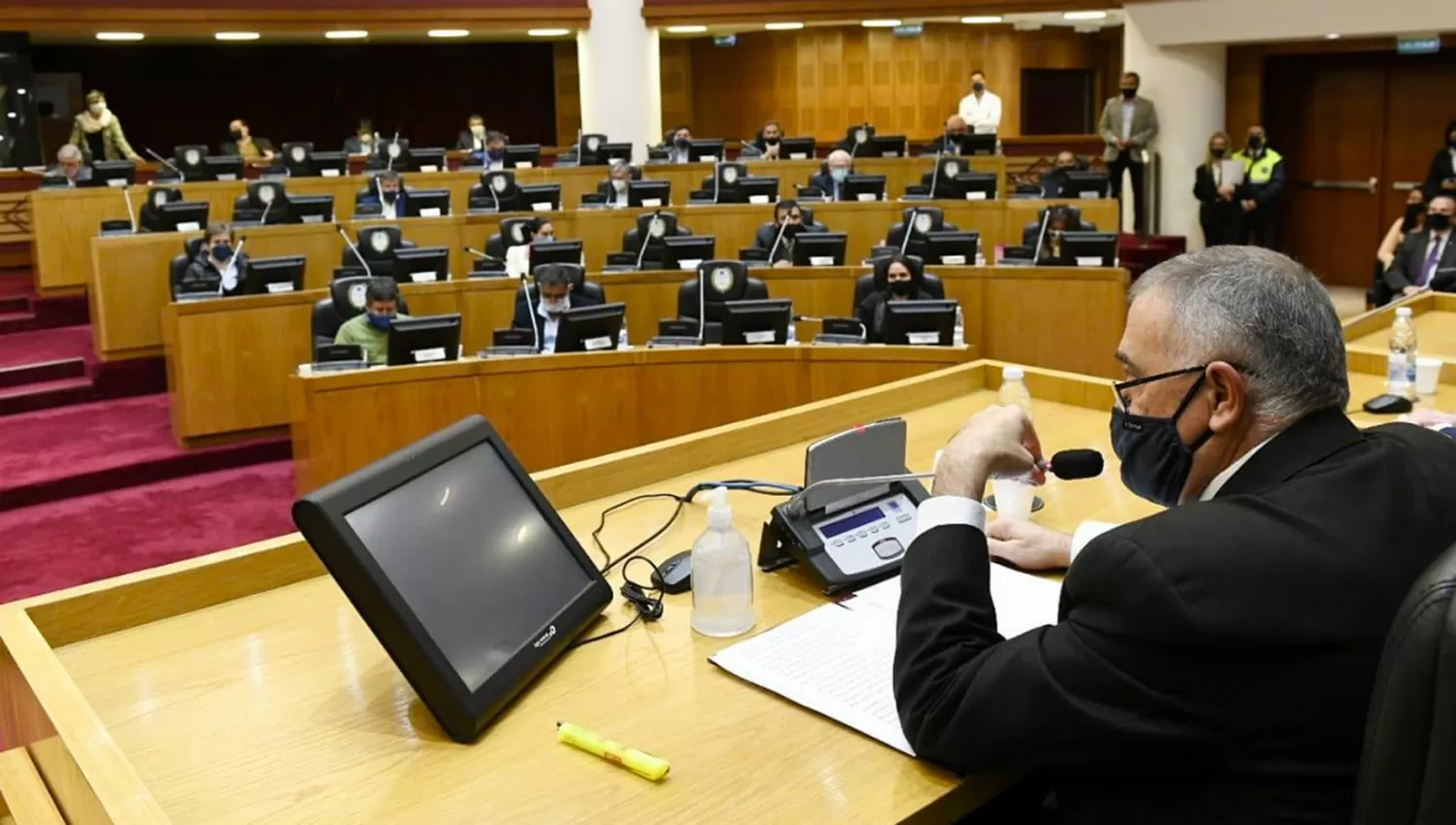 DONACIÓN. Jaldo recordó que la Legislatura, y otras instituciones, giraron al Ministerio de Salud de la provincia recursos para la lucha contra la covid-19.