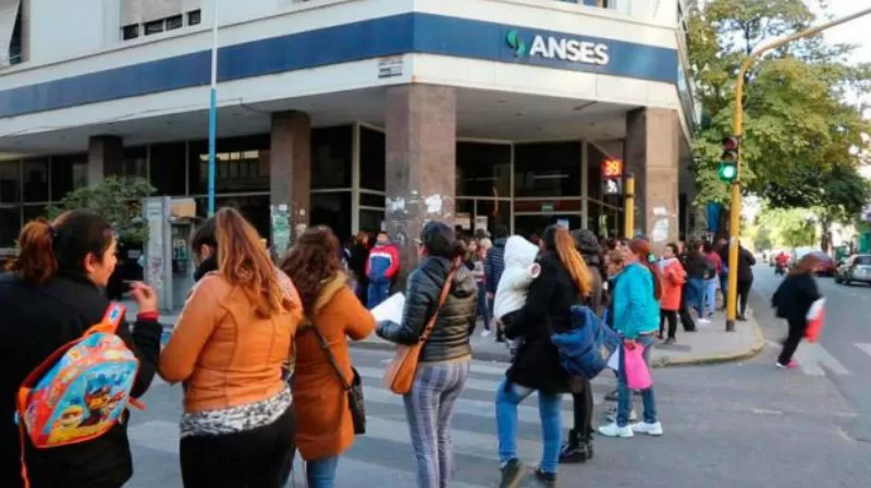 Anses suspende su actividad hasta el martes por prevención