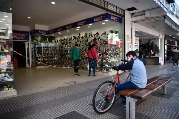 Día de la Madre: extenderán dos horas la atención en los comercios el viernes 16 y el sábado 17