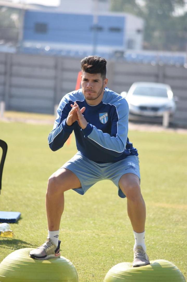 EQUILIBRIO. Guillermo Ortiz, durante uno de los ejercicios en su primera sesión.  