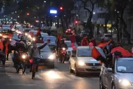 Con una caravana, los hinchas Newell`s piden por el regreso de Messi
