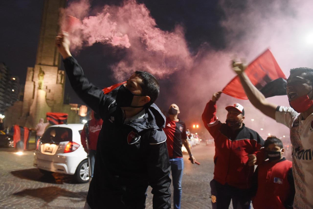 Con una caravana, los hinchas Newell`s piden por el regreso de Messi