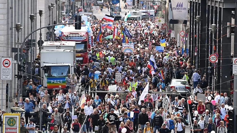 ALEMANIA. Se llevó a cabo una marcha anticuarentena. Foto: Télam