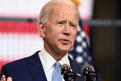 La muerte del derechista: Biden acusa al presidente de “avivar el odio”