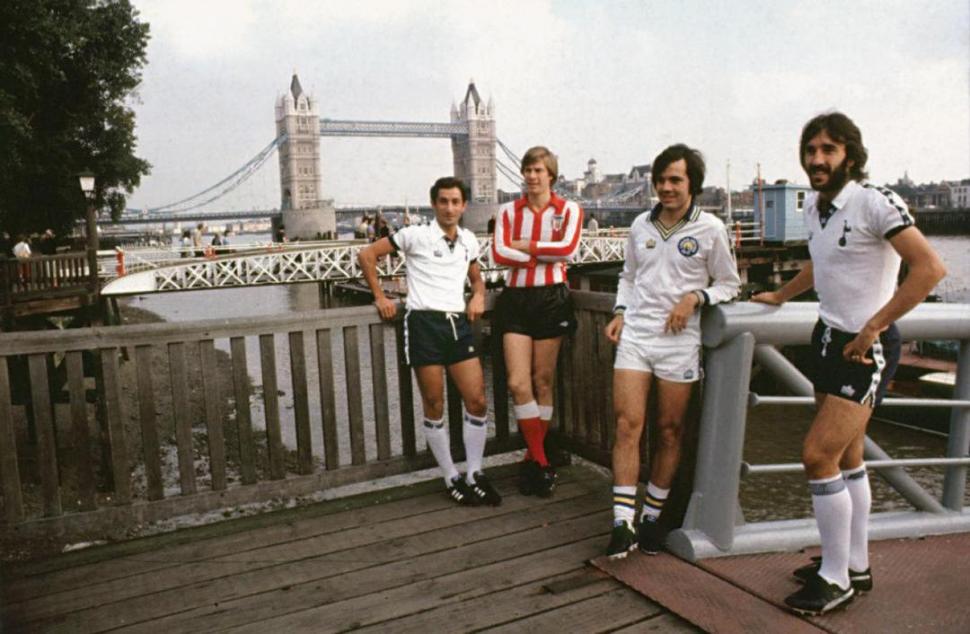 EN INGLATERRA. Ardiles, Marangoni, Sabella y Villa fueron reunidos por la revista. el gráfico