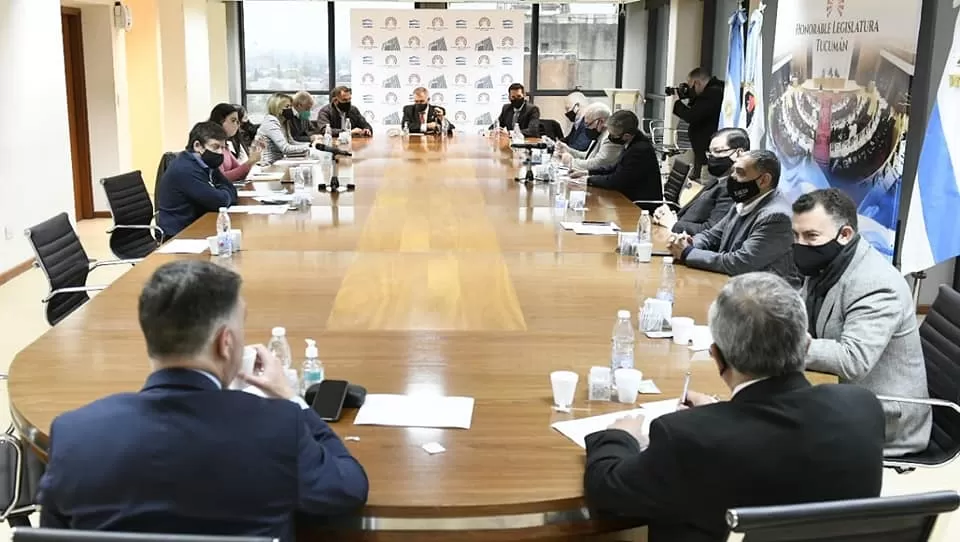 EN REUNIÓN. Labor Parlamentaria, presidida por Jaldo, fijó fecha para la sesión. Foto: prensa HLT