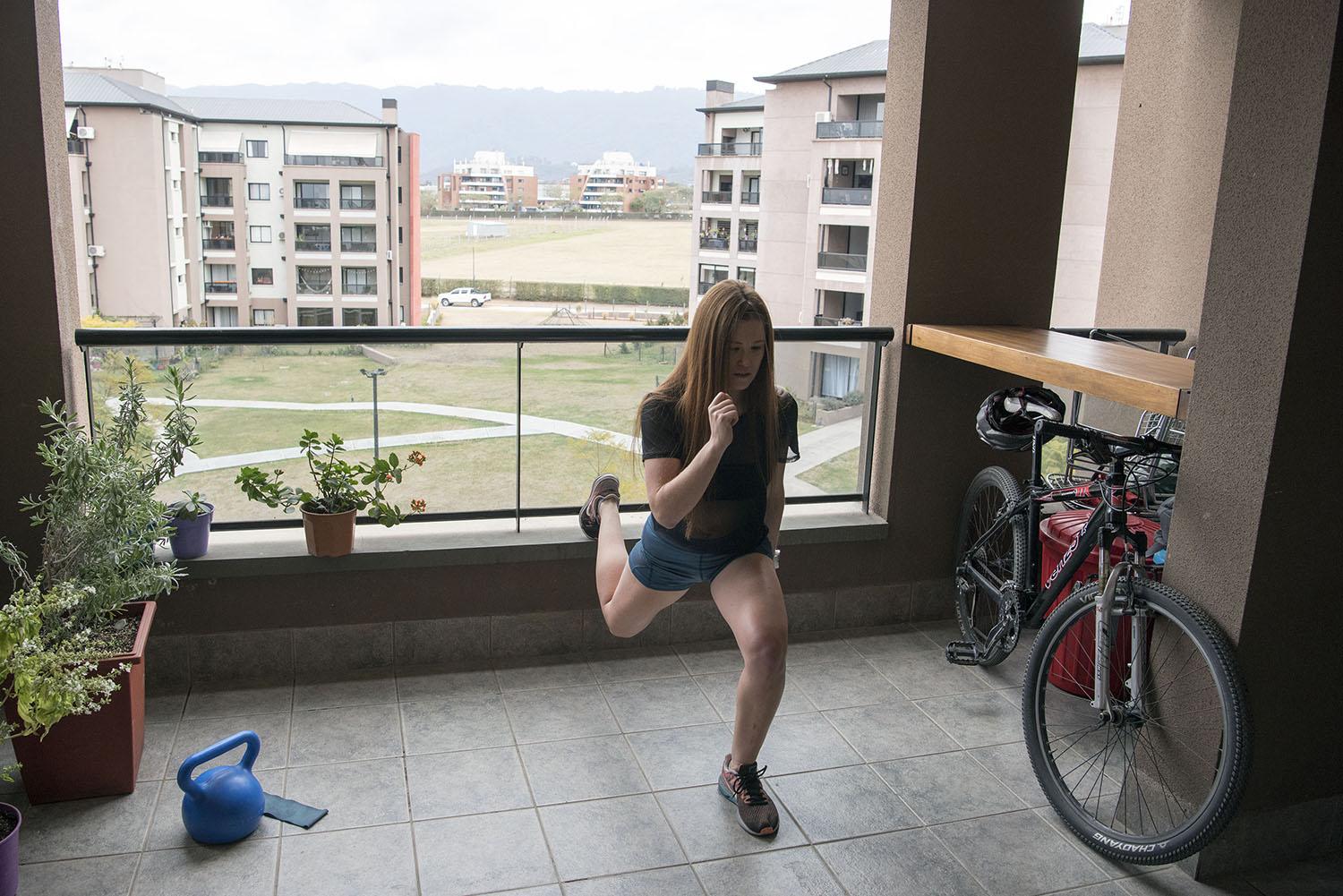 Entrenando en casa: Es difícil pelearle a Netflix, pero se puede