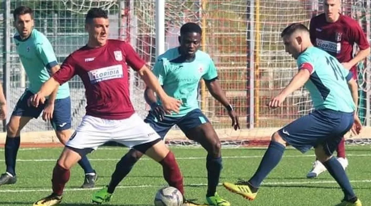 EN ACCIÓN. En la última temporada, el delantero jugó para Citta Di Rossolini.